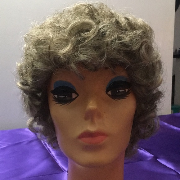 Vintage Paula Young Two Tone Short Curly Wig - Picture 1 of 5